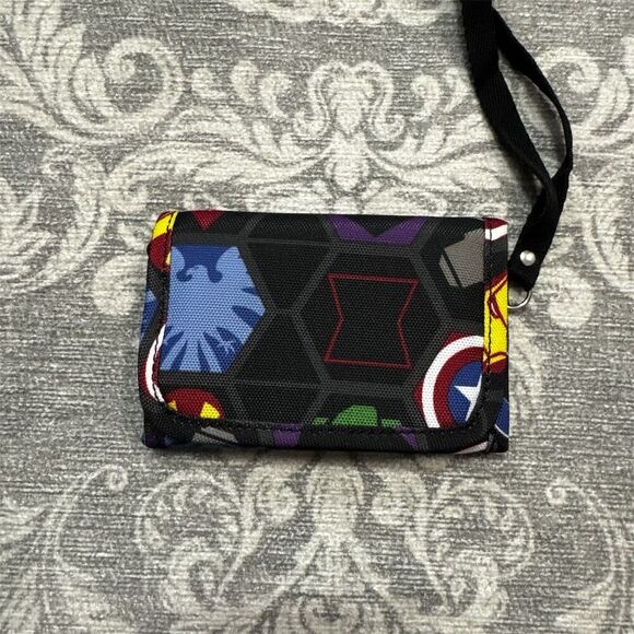 Gap Marvel Avengers Unisex Multicolor Trifold Wallet - Picture 1 of 5